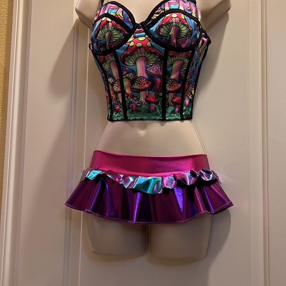 Cheeky micro mini Skirt - Picture 7 of 8